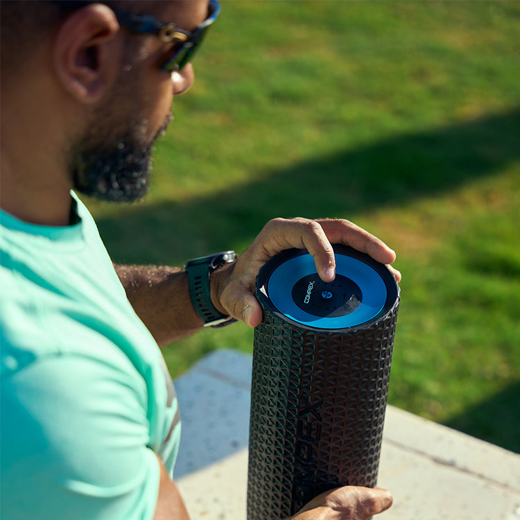Load image into Gallery viewer, Compex® Ion™ Vibrating Deep Tissue Massage Roll